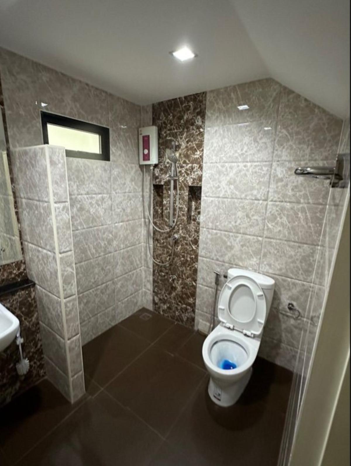 ขายบ้านบางแค เพชรเกษม : ขายบ้าน  วิสดอม กรีนทาวน์ 2 ห้องมุม หนองแขม เขต หนองแขม กรุงเทพ CX-140852