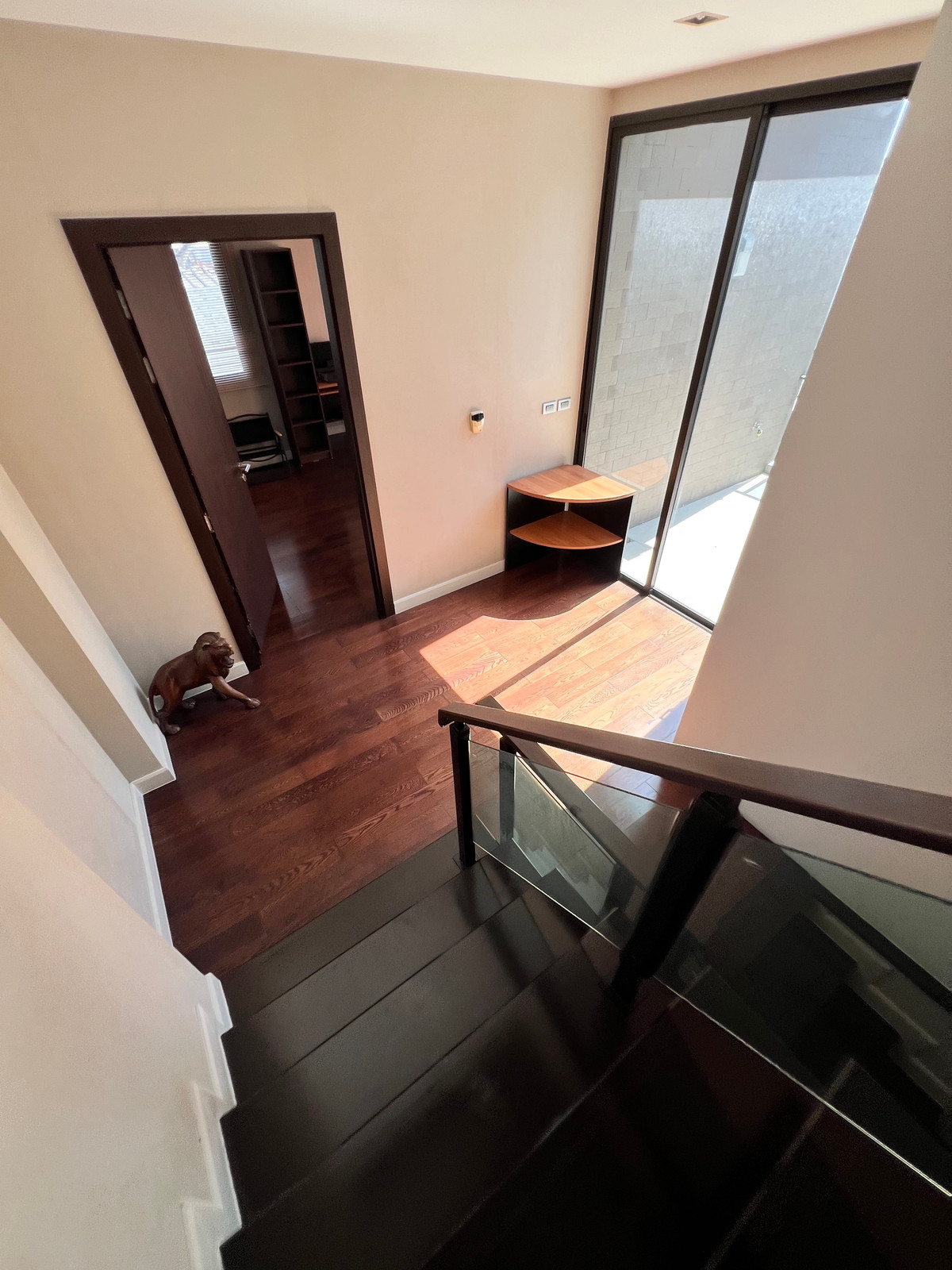 ให้เช่าบ้านรามคำแหง หัวหมาก : For Rent Soul Ekkamai-Ladprao บ้าน 3 ชั้น 3-4 ห้องนอน แปลงริม ใกล้ SISB school Pet Friendly