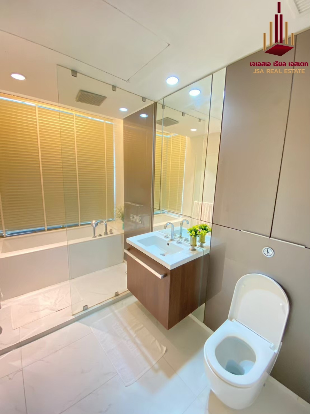 For RentCondoWitthayu, Chidlom, Langsuan, Ploenchit : ✨ For Rent: 185 Rajadamri Condo ✨ 💰 Only 65,000 THB/month