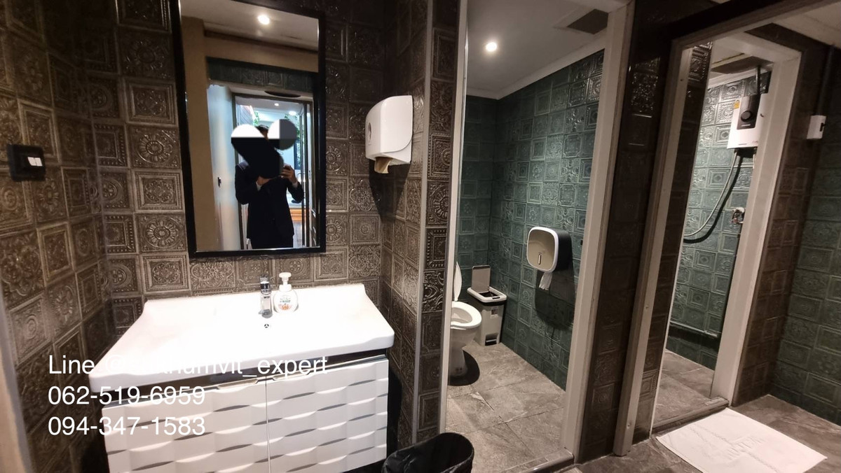 For RentRetail SpaceSukhumvit, Asoke, Thonglor : Lease Takeover Thai Massage | 3-Storey Commercial Building | Phrom Phong