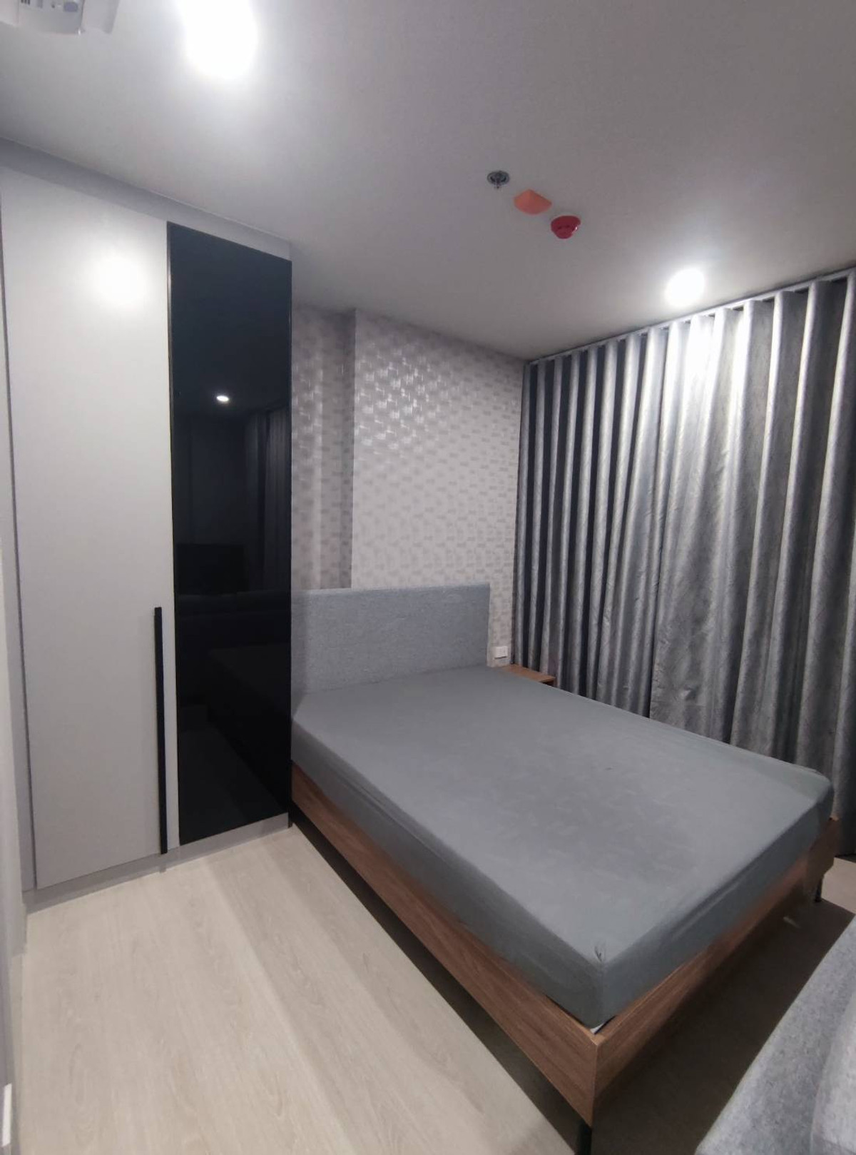 ให้เช่าคอนโดราษฎร์บูรณะ สุขสวัสดิ์ : ให้เช่าคอนโดเพิ่งสร้างเสร็จพร้อมอยู่ โครงการติดเเม่น้ำ  เครื่องใช้ไฟฟ้าพร้อมอยู่  ชั้น 2x โครงการคอนโด nue riverest ratburana  size 23sqm(studio/1bathroom)ในราคา 10,000บาท/เดือน