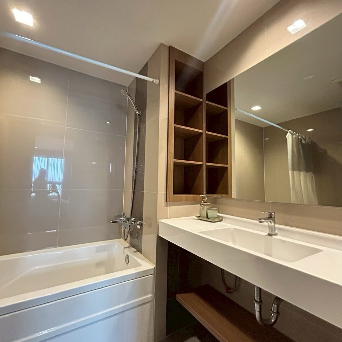 ให้เช่าคอนโดอ่อนนุช อุดมสุข : For rent 19,000 /Month 1 Bed+อ่างอาบน้ำ IDEO สุขุมวิท 93“ 30 เมตร to BTS บางจาก รับระยะสั้น