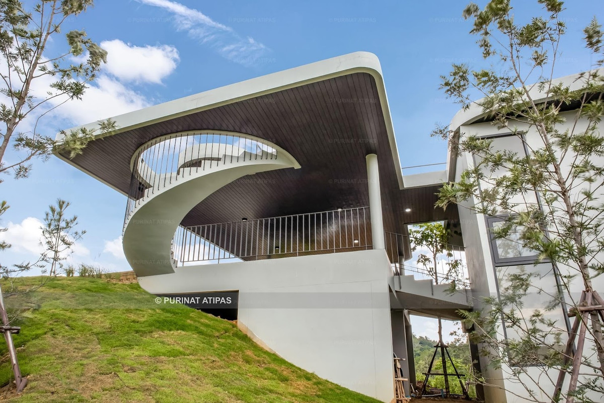 ขายบ้านปากช่อง เขาใหญ่ : ขายบ้านตากอากาศเขาใหญ่ บนเนินเขาสไตล์โมเดิร์น 4 ห้องนอน 5 ห้องน้ำ