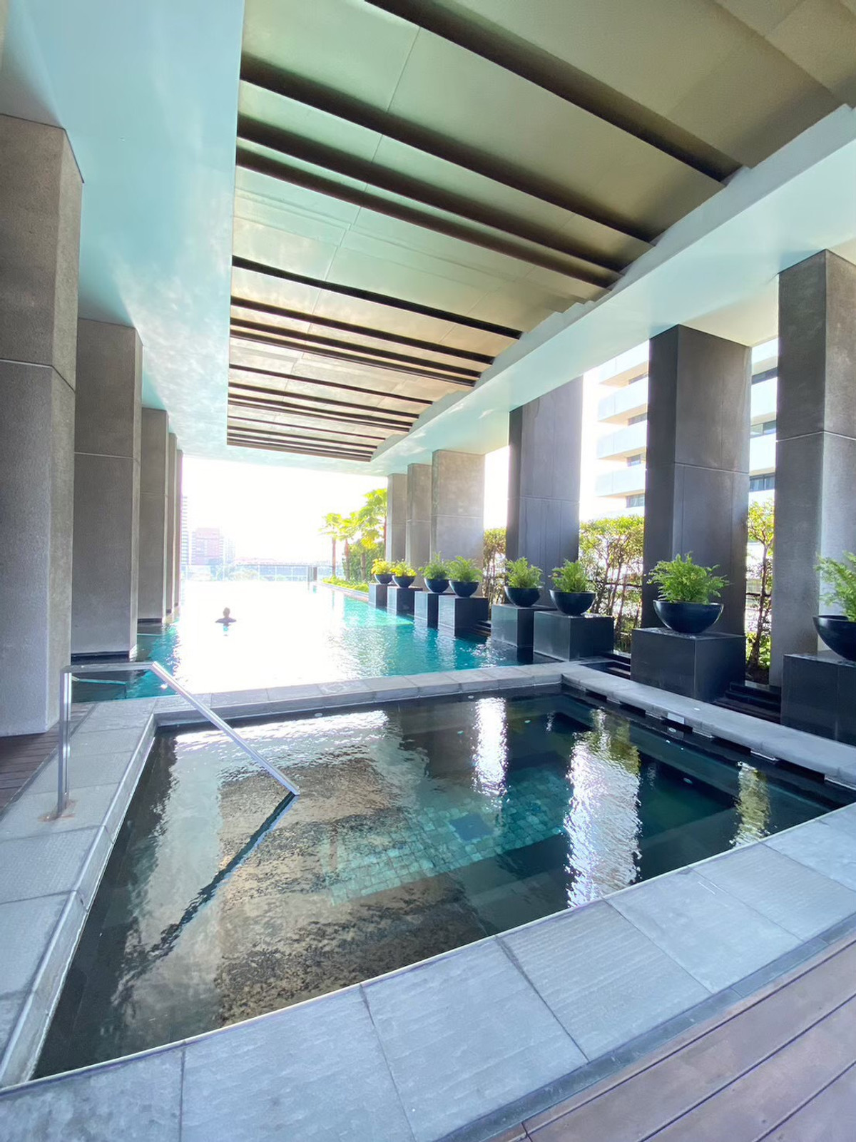 CondoWitthayu, Chidlom, Langsuan, Ploenchit : 🌟 For rent/sale 185 Rajadamri (185 Rajadamri), spacious, airy room, beautiful city view, elegantly decorated, 5 star hotel style.