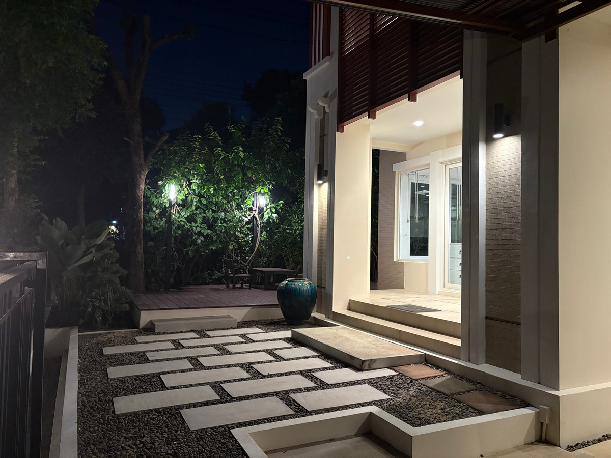 ขายบ้านพระราม 5 ราชพฤกษ์ บางกรวย : บ้านเดี่ยวหลังมุม สวยพร้อมอยู่ Built-in และ ต่อเติม Terrace + บ้านเล็กแยก  ใกล้ Central Westville