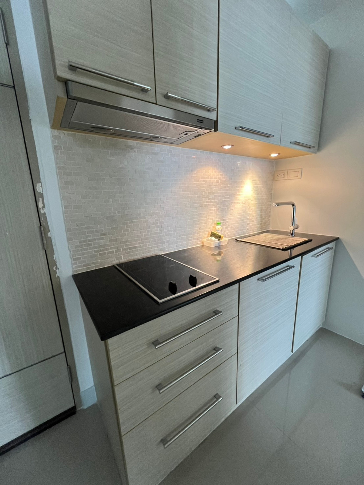 ขายคอนโดนานา :  ขายคอนโด Sukhumvit Suite ใจกลางสุขุมวิท ใกล้ BTS อโศก