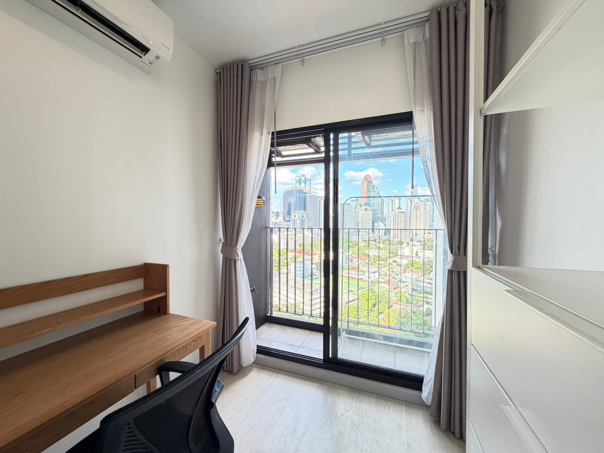 For SaleCondoSathorn, Narathiwat : ✨ Good price unit for sale, fully furnished, ready to move in 🏡🛏 Type: 1 bedroom, 1 bathroom 📏 Size: 31 sq m. 💰 Price: 5,490,000 baht 📍 Location: city center, convenient travel🏷️ For Sale