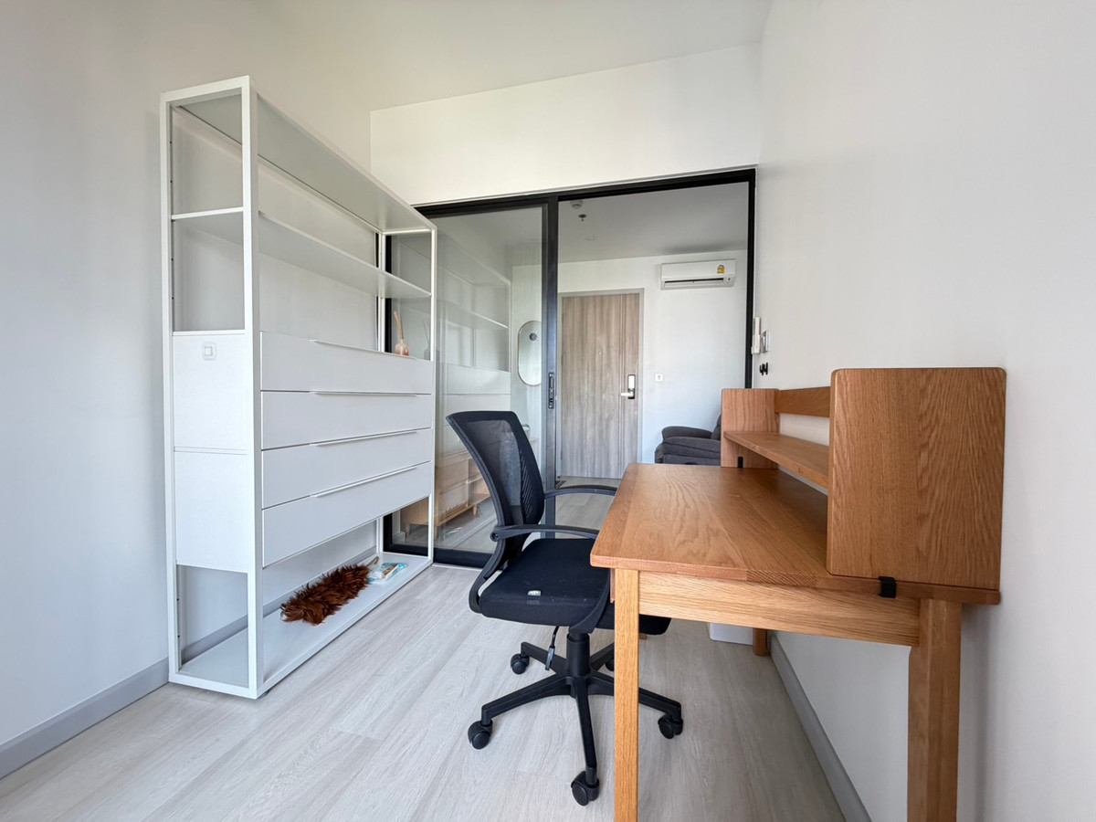 For SaleCondoSathorn, Narathiwat : ✨ Good price unit for sale, fully furnished, ready to move in 🏡🛏 Type: 1 bedroom, 1 bathroom 📏 Size: 31 sq m. 💰 Price: 5,490,000 baht 📍 Location: city center, convenient travel🏷️ For Sale