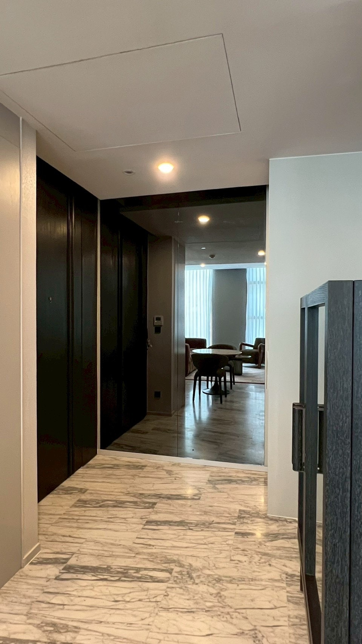 For RentCondoSukhumvit, Asoke, Thonglor : 1 bedroom, 1 bathroom at The Residences 38, Contact 062-496-6454