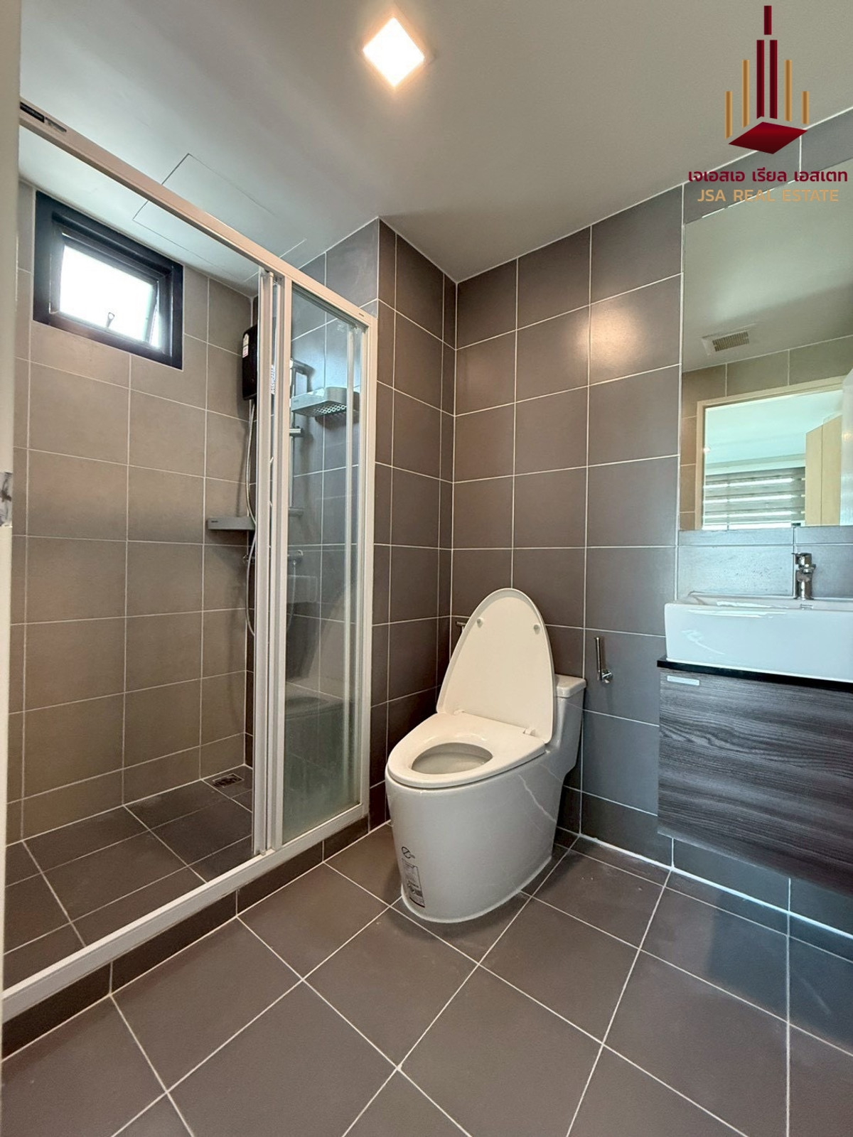 For SaleCondoKasetsart, Ratchayothin : ✨ For Sale: Kensington Pahol-Kaset Condo ✨ 💰 Only 3,890,000 THB