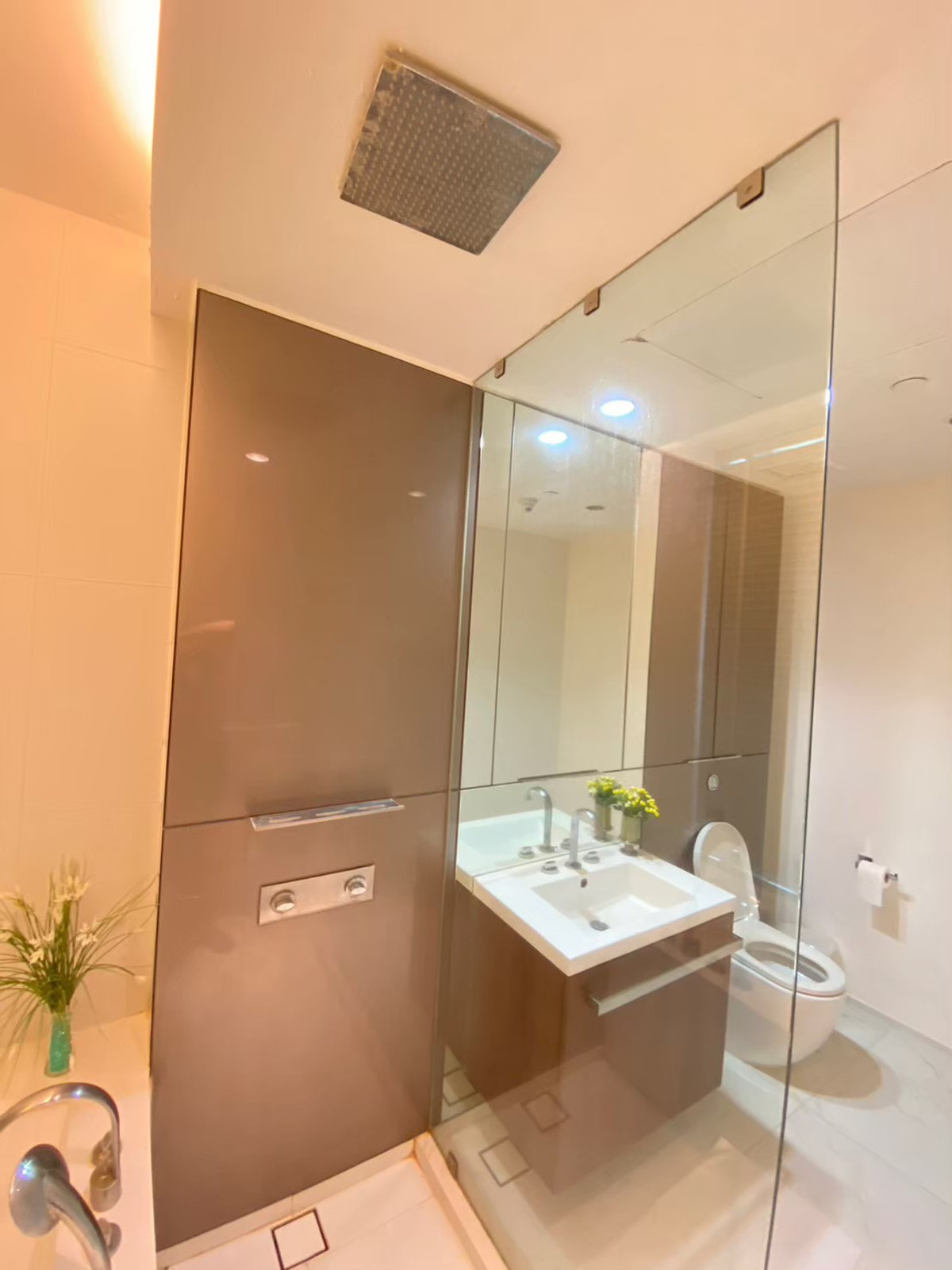 CondoWitthayu, Chidlom, Langsuan, Ploenchit : 🌟 For rent/sale 185 Rajadamri (185 Rajadamri), spacious, airy room, beautiful city view, elegantly decorated, 5 star hotel style.