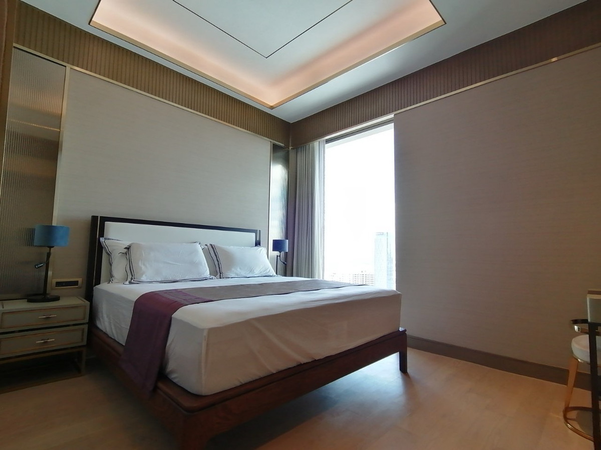 For RentCondoWongwianyai, Charoennakor : 3 bathrooms near ICON siam at Mandarin Oriental residence, Contact 062-496-6454