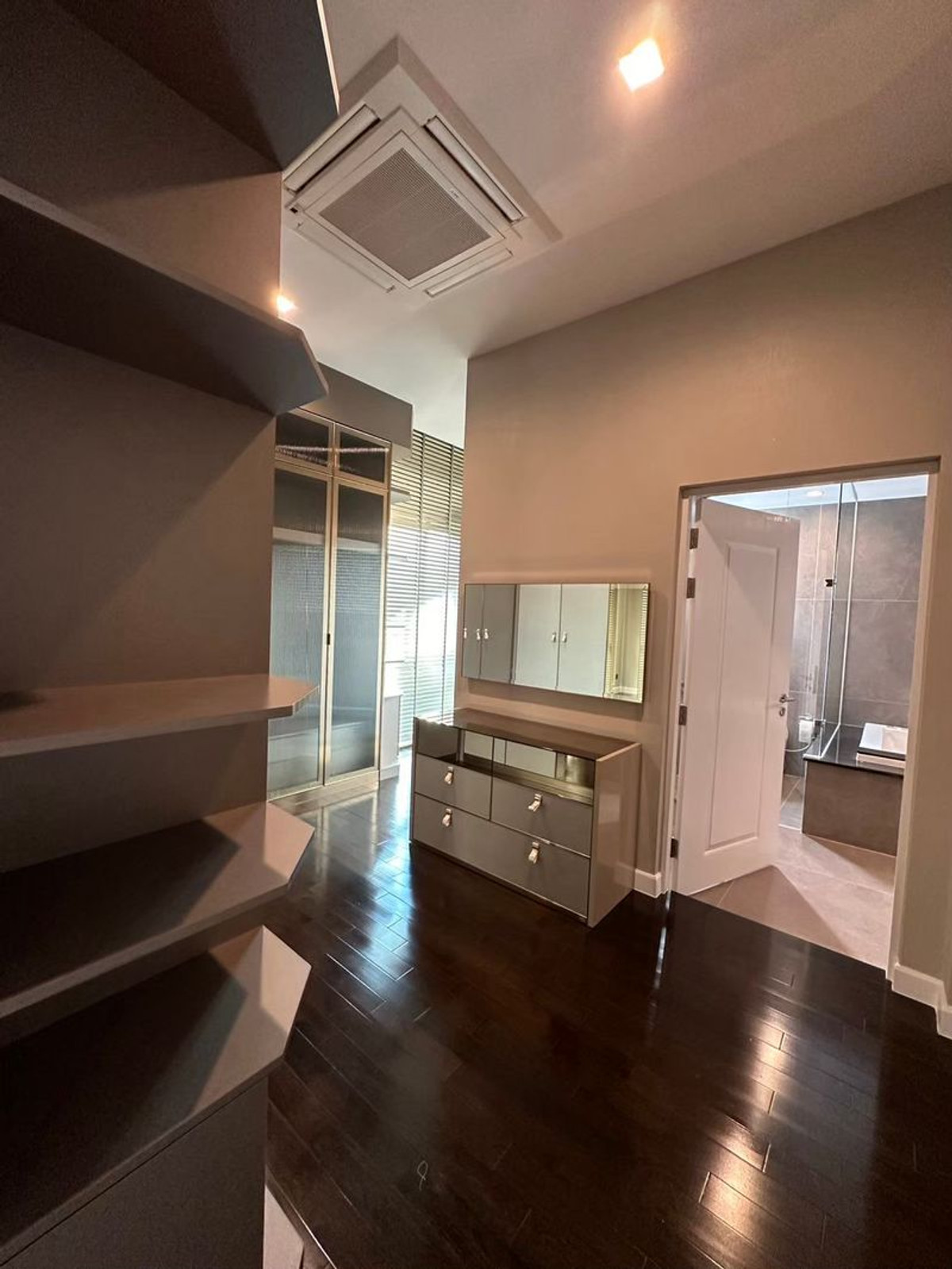 บ้านลาดกระบัง สุวรรณภูมิ : ✨ขาย/ให้เช่าบ้านโครงการหรูที่ แกรนด์บางกอก บูเลอวาร์ด - กรุงเทพกรีฑา ไซส์ใหญ่สุดในโครงการ  มีเฟอร์นิเจอร์  สิ่งอำนวยความสะดวกครบ 10นาทีถึงBrighton College Bangkok พร้อมเข้าอยู่