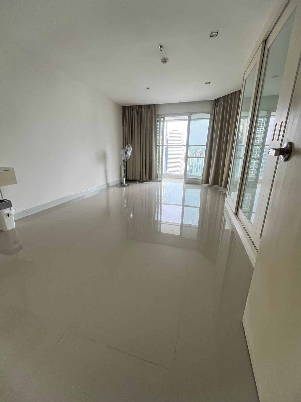 ขายคอนโดนานา :  ขายคอนโด Sukhumvit Suite ใจกลางสุขุมวิท ใกล้ BTS อโศก