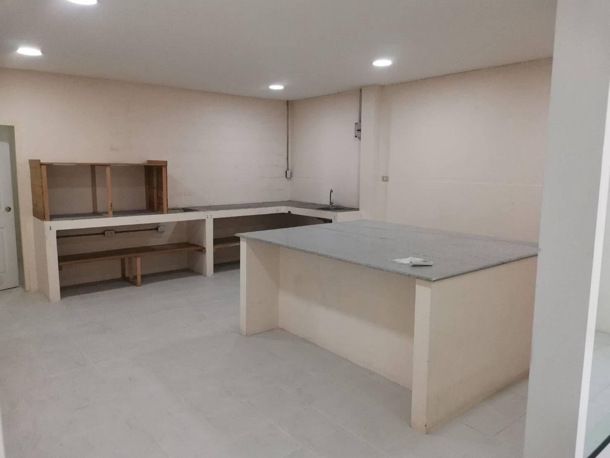 ให้เช่าบ้านเกษตรศาสตร์ รัชโยธิน : ให้เช่าบ้านเชิงพาณิชย์พร้อมโกดัง พหลโยธิน 30 ใกล้ BTS รัชโยธิน เหมาะทำออฟฟิศและธุรกิจ