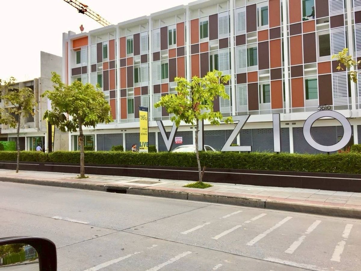 For RentShop HouseMin Buri, Romklao : Owner post, welcome agency, Commercial Building/Office for rent. Next to Rat Phatthana Road, Soi Misteen, opposite Tops supermaket and community mall.