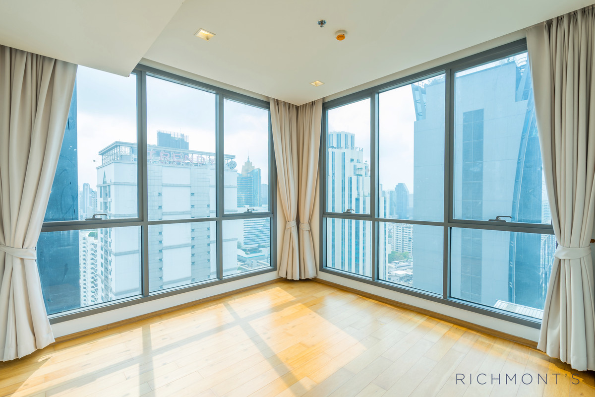 ให้เช่าคอนโดนานา : 3 ห้องนอน 3 ห้องน้ำ ที่ Hyde Sukhumvit 13, Contact 062-496-6454