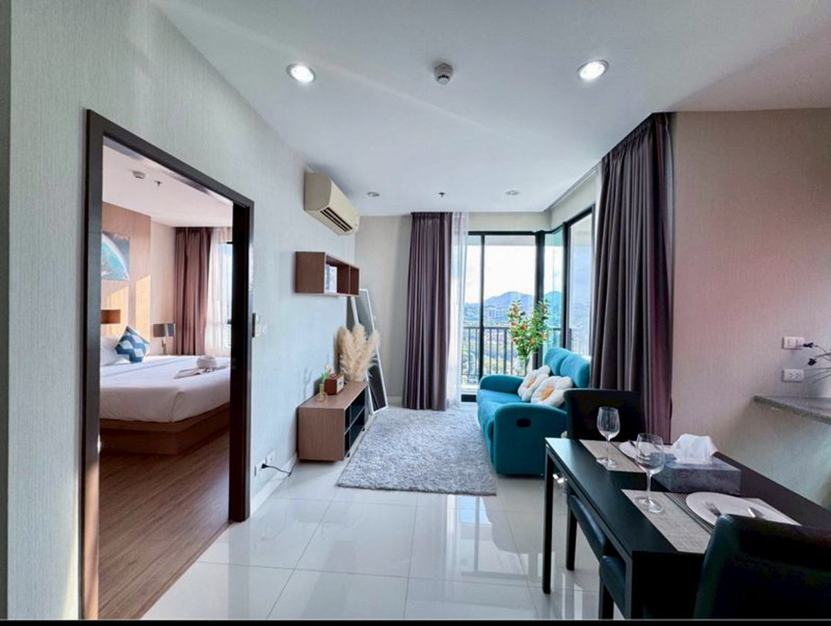 For RentCondoSriracha Laem Chabang Ban Bueng : Condo for rent, The Sky Condo Sriracha, corner unit, panoramic view, fully furnished.