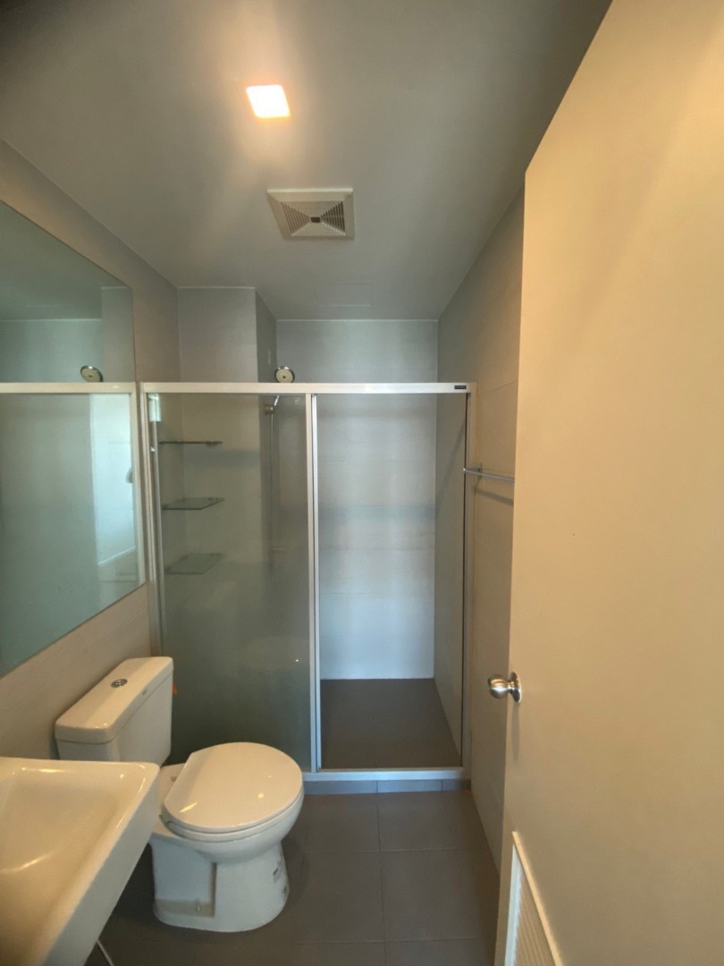 For SaleCondoSriracha Laem Chabang Ban Bueng : 🔥Urgent Sale🔥 Notting Hill Laem Chabang-Sriracha, near Kasetsart University Sriracha Campus. Fully furnished, ready to move in.