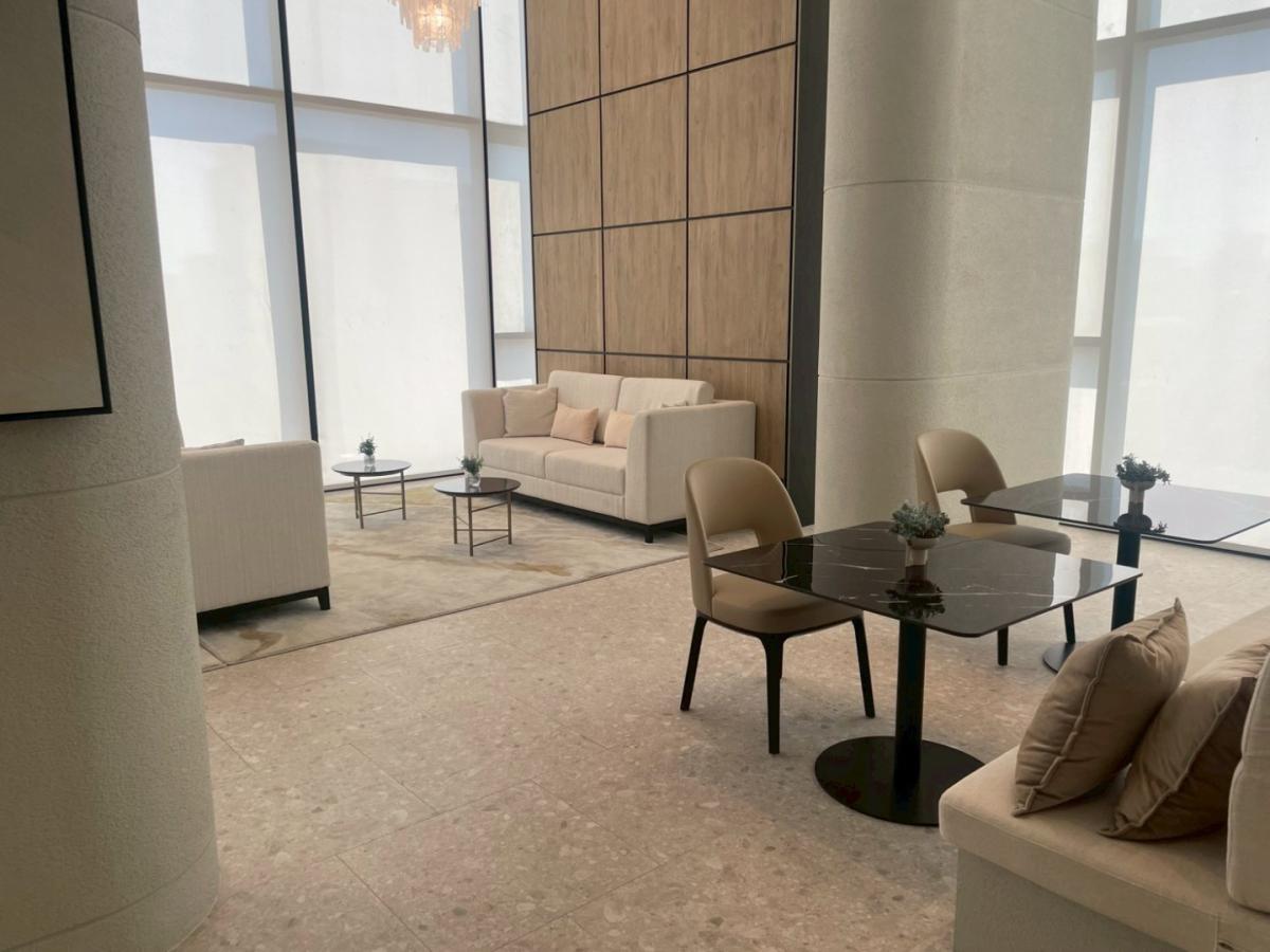 For RentCondoRama9, Petchburi, RCA : 🔥For Rent Now🔥 Noble New District R9, near MRT Rama 9 and Central Rama 9, only 180 meters away. Brand new room, fully furnished, ready to move in. (Available for long-term and short-term rentals)