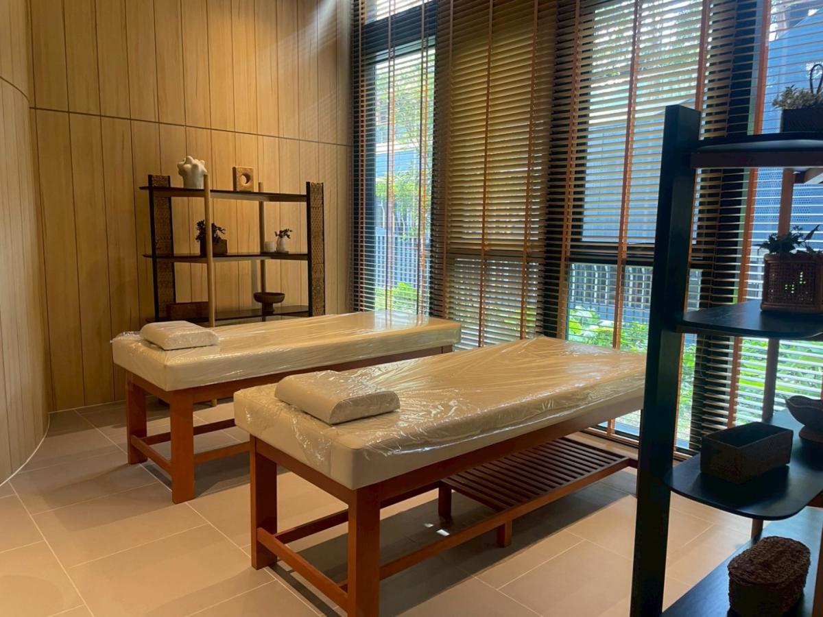 For RentCondoRama9, Petchburi, RCA : 🔥For Rent Now🔥 Noble New District R9, near MRT Rama 9 and Central Rama 9, only 180 meters away. Brand new room, fully furnished, ready to move in. (Available for long-term and short-term rentals)