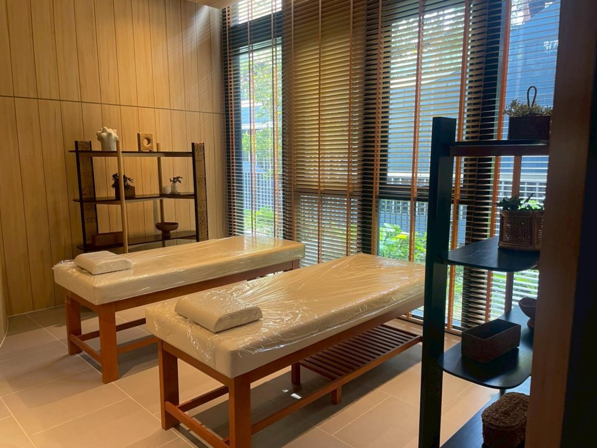 For RentCondoRama9, Petchburi, RCA : 🔥For Rent Now🔥 Noble New District R9, near MRT Rama 9 and Central Rama 9, only 180 meters away. Brand new room, fully furnished, ready to move in. (Available for long-term and short-term rentals)