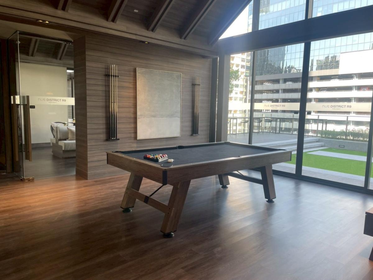 For RentCondoRama9, Petchburi, RCA : 🔥For Rent Now🔥 Noble New District R9, near MRT Rama 9 and Central Rama 9, only 180 meters away. Brand new room, fully furnished, ready to move in. (Available for long-term and short-term rentals)