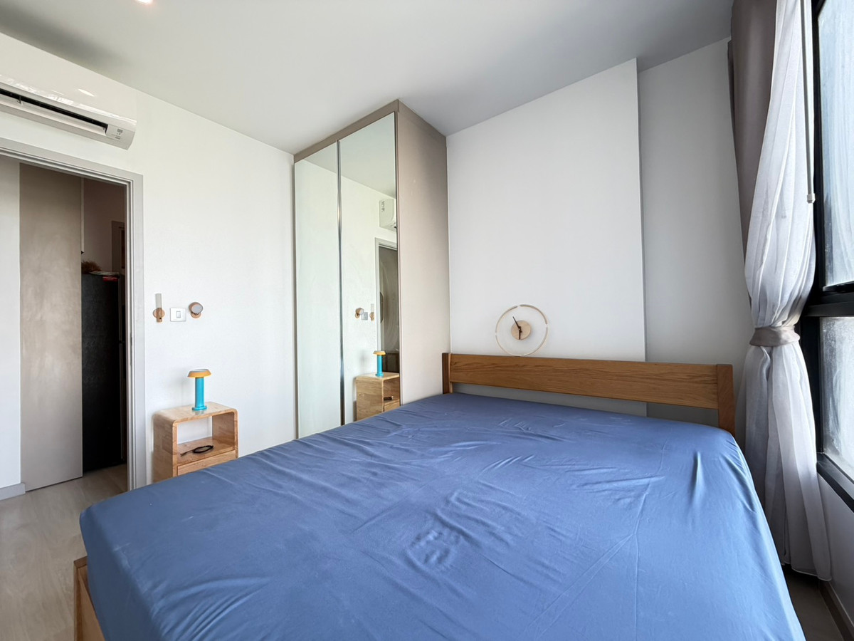 For SaleCondoSathorn, Narathiwat : ✨ Good price unit for sale, fully furnished, ready to move in 🏡🛏 Type: 1 bedroom, 1 bathroom 📏 Size: 31 sq m. 💰 Price: 5,490,000 baht 📍 Location: city center, convenient travel🏷️ For Sale