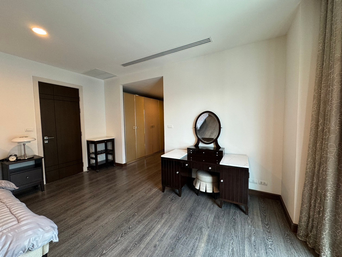 ให้เช่าคอนโดวิทยุ ชิดลม หลังสวน : 3 ห้องนอน 3 ห้องน้ำ The Crest Ruamrudee , Contact 062-496-6454