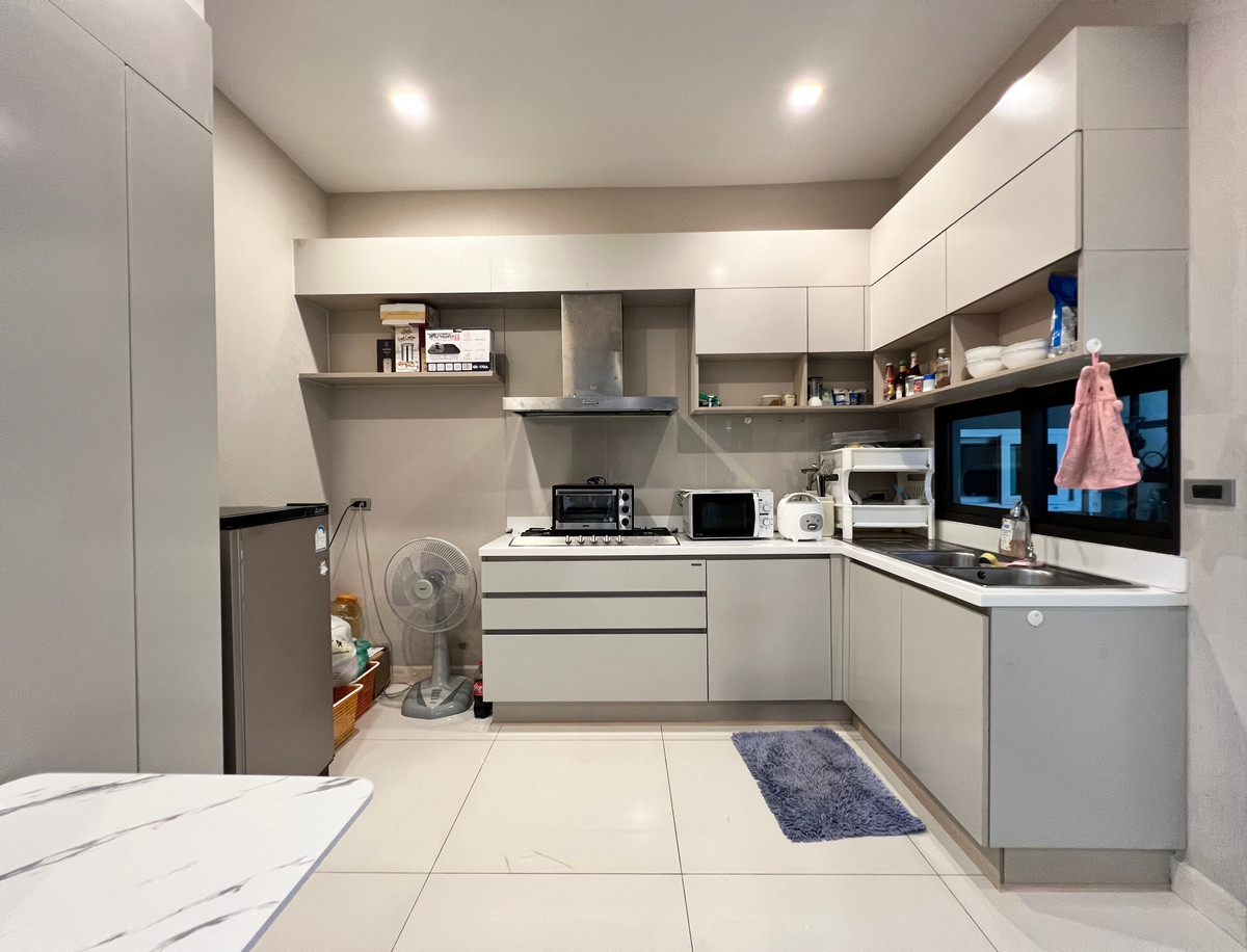 ให้เช่าบ้านรามคำแหง หัวหมาก : For Rent Soul Ekkamai-Ladprao บ้าน 3 ชั้น 3-4 ห้องนอน แปลงริม ใกล้ SISB school Pet Friendly