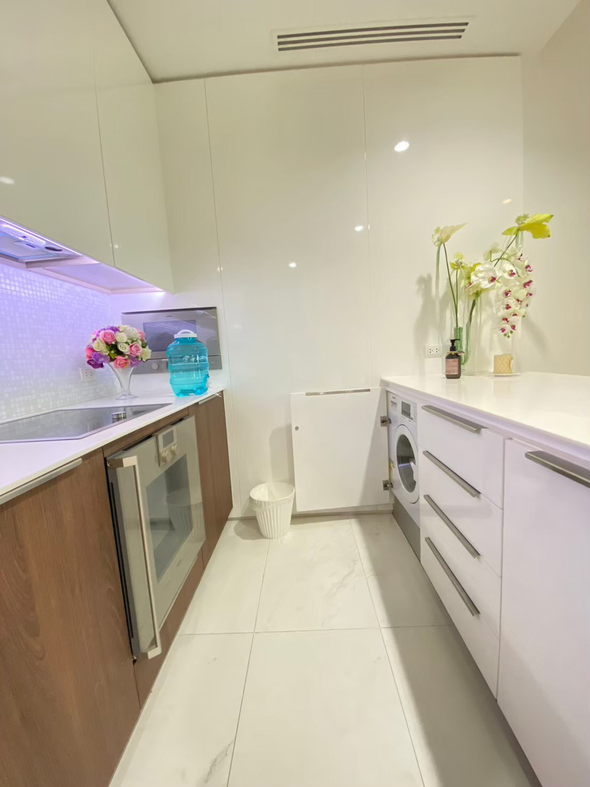 CondoWitthayu, Chidlom, Langsuan, Ploenchit : 🌟 For rent/sale 185 Rajadamri (185 Rajadamri), spacious, airy room, beautiful city view, elegantly decorated, 5 star hotel style.