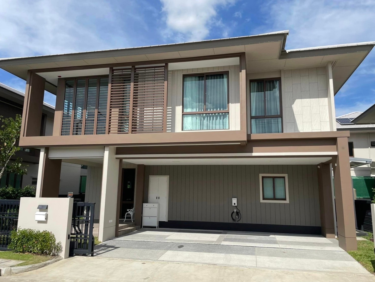 ให้เช่าบ้านพัฒนาการ ศรีนครินทร์ : (for rent) Burasiri Krungthep kreetha ใกล้พระราม 9 เพียงไม่กี่นาทีถึงทางด่วน และสนามบินสุวรรณภูมิ