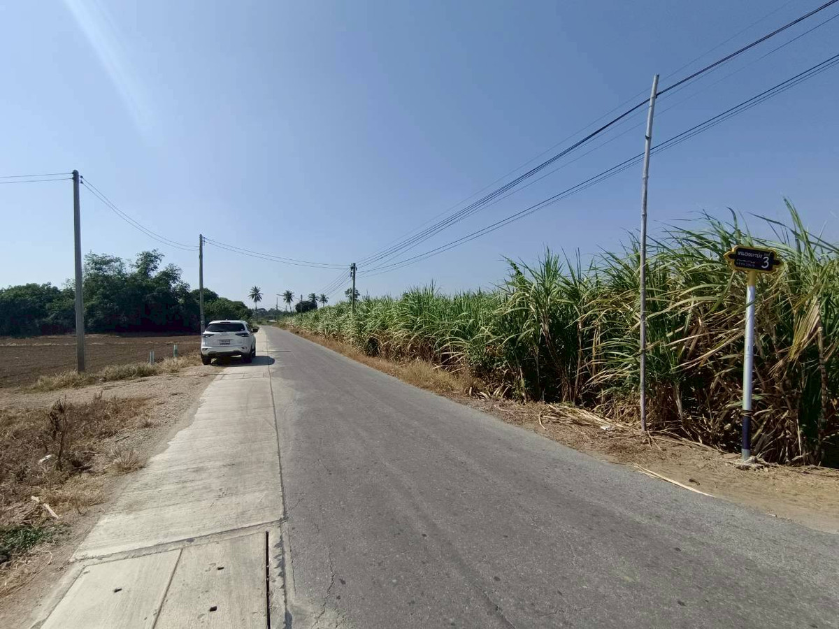 ขายที่ดินกาญจนบุรี : ขาย ที่ดินแปลงใหญ่ 21-2-32.2 ไร่​ติดถนนลาดยาง ต.วังขนาย อ.ท่าม่วง จ.กาญจนบุรี