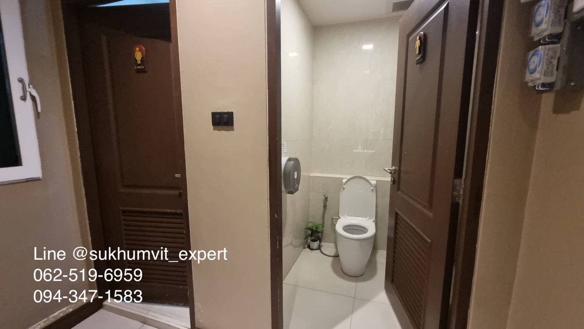 For RentRetail SpaceSukhumvit, Asoke, Thonglor : Lease Takeover Thai Massage | 3-Storey Commercial Building | Phrom Phong