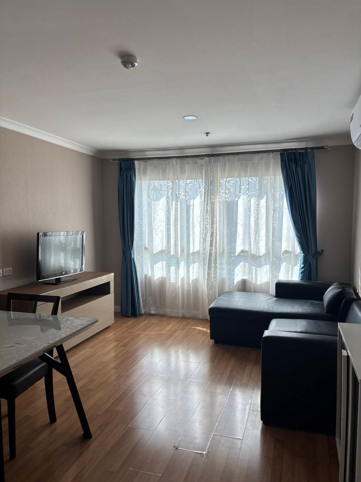 ให้เช่าคอนโดพระราม 9 เพชรบุรีตัดใหม่ RCA : FOR RENT - 2 BEDROOM 71 SQ.M-  READY TO MOVE IN - CALL NOW 094-641-5974