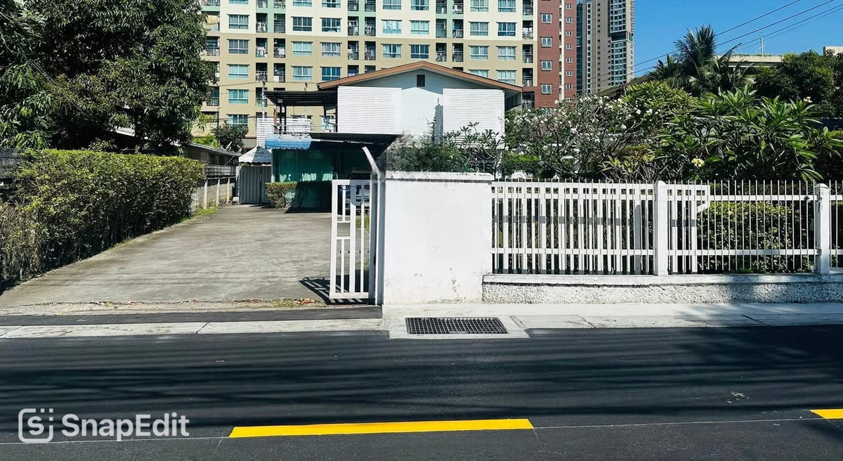 For RentHouseKasetsart, Ratchayothin : Commercial House with Warehouse for Rent on Phahonyothin 30 near BTS Ratchayothin
