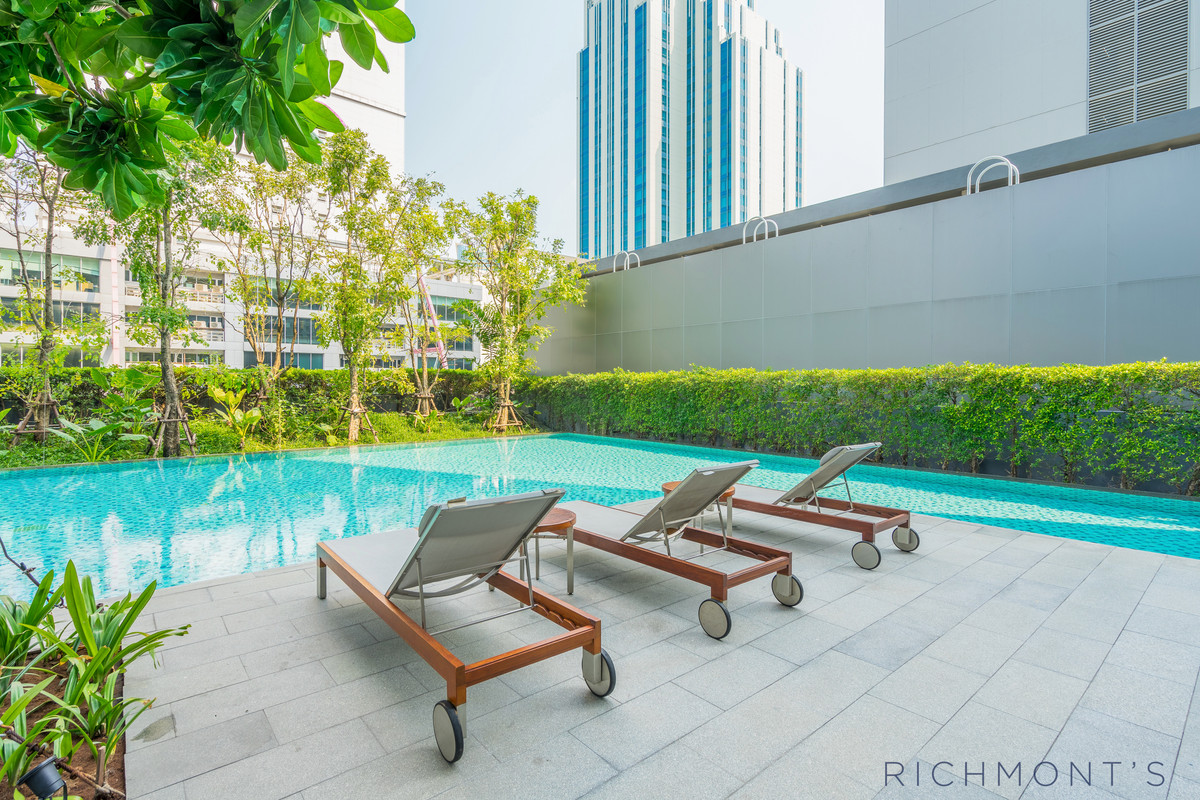 ให้เช่าคอนโดนานา : 3 ห้องนอน 3 ห้องน้ำ ที่ Hyde Sukhumvit 13, Contact 062-496-6454