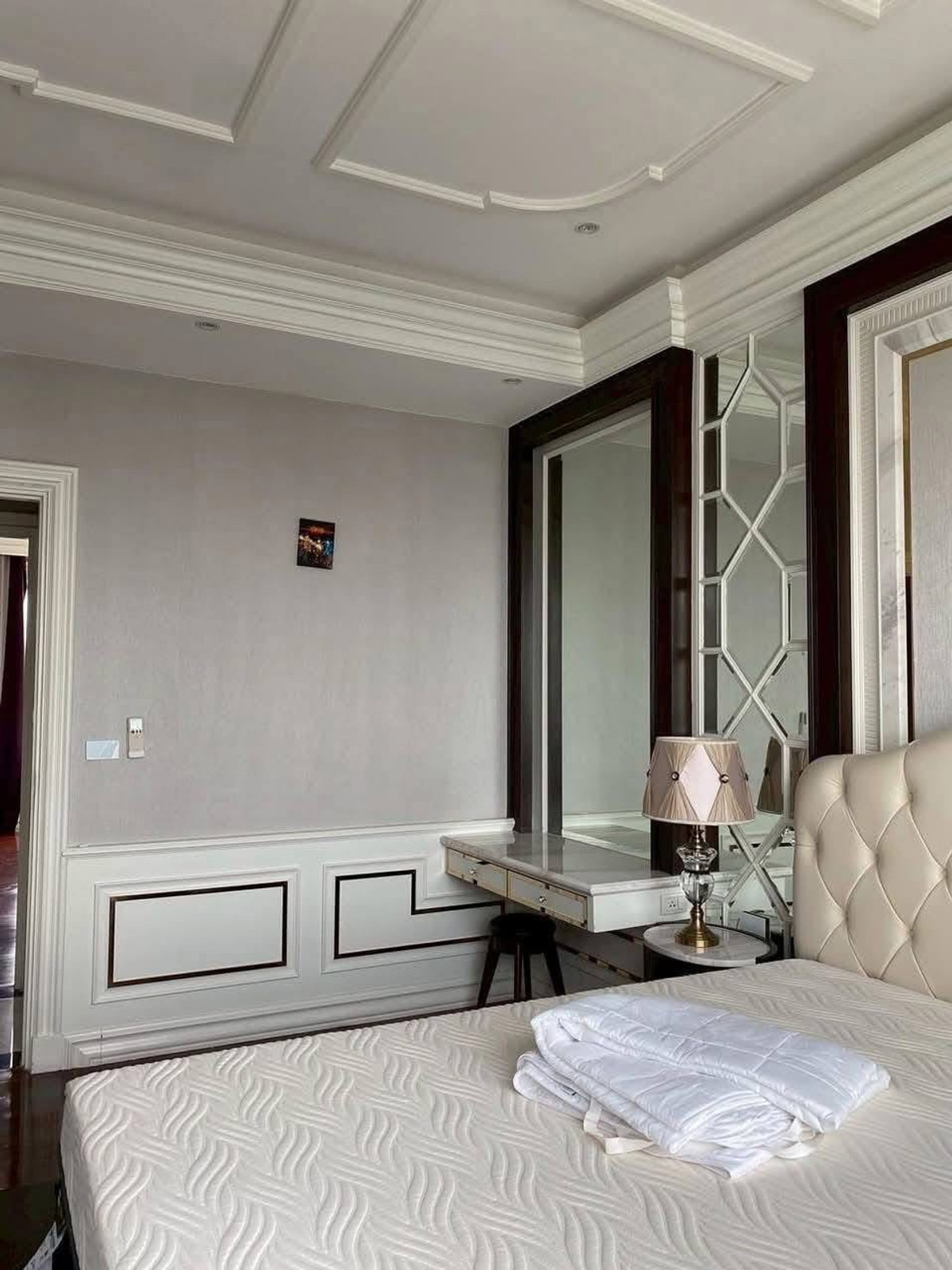 For RentCondoRama9, Petchburi, RCA : Luxurious 5 bedroom, 6 bathroom unit at Q Asoke, Contact 062-496-6454