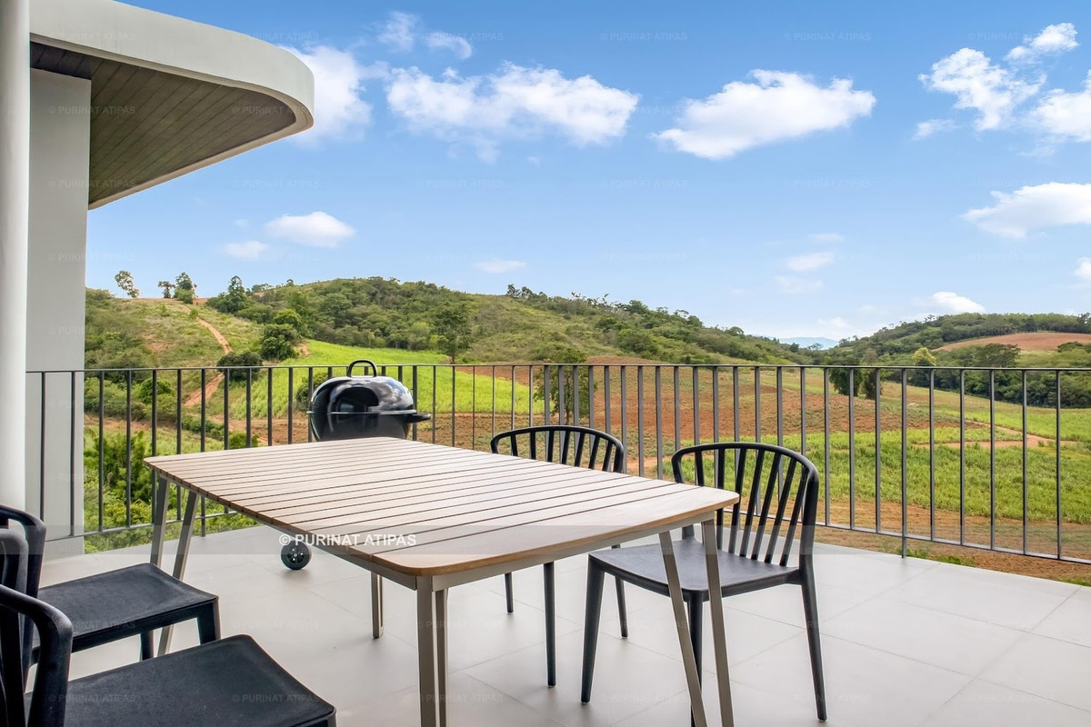 ขายบ้านปากช่อง เขาใหญ่ : ขายบ้านตากอากาศเขาใหญ่ บนเนินเขาสไตล์โมเดิร์น 4 ห้องนอน 5 ห้องน้ำ