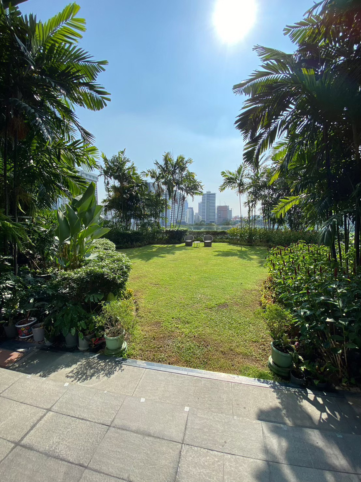 CondoWitthayu, Chidlom, Langsuan, Ploenchit : 🌟 For rent/sale 185 Rajadamri (185 Rajadamri), spacious, airy room, beautiful city view, elegantly decorated, 5 star hotel style.