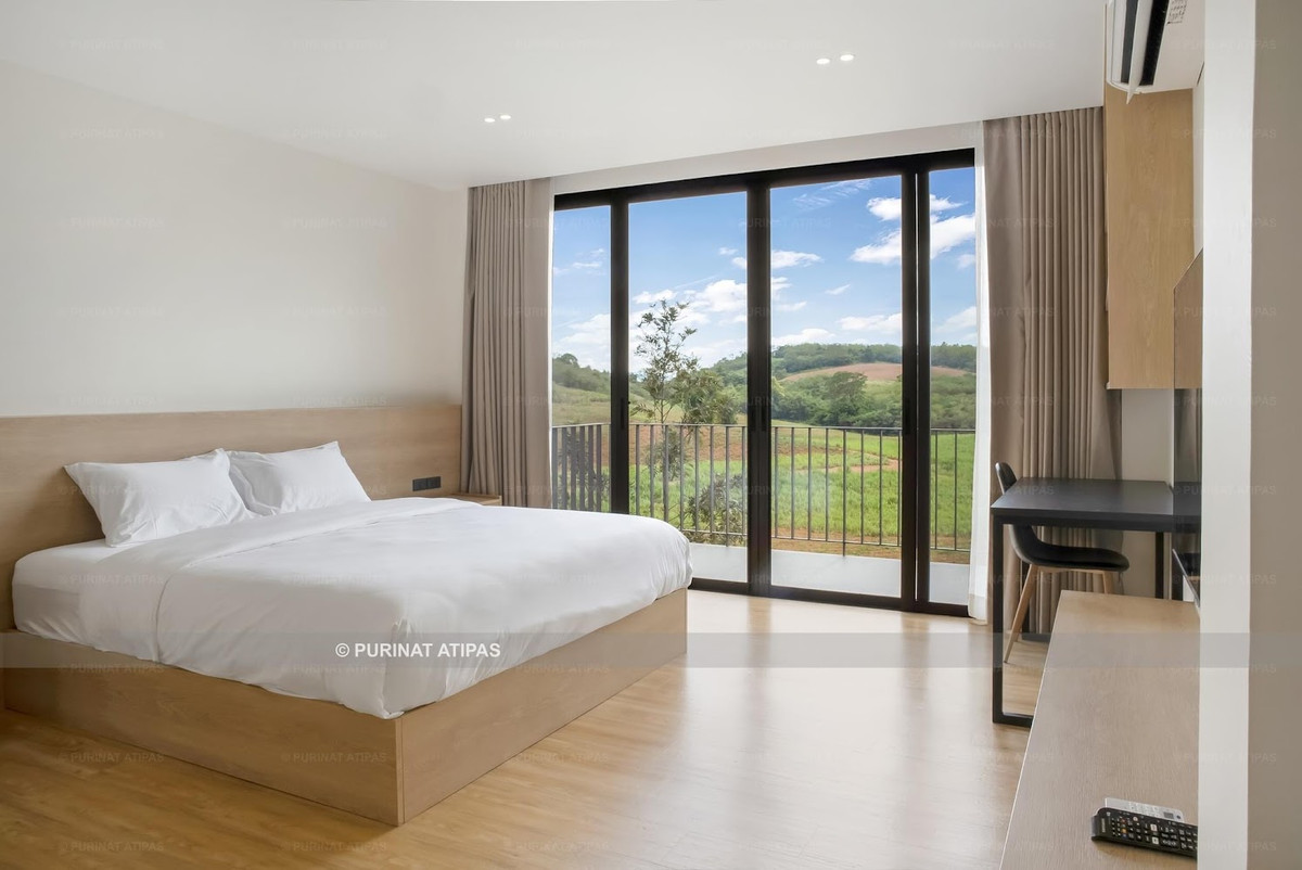 ขายบ้านปากช่อง เขาใหญ่ : ขายบ้านตากอากาศเขาใหญ่ บนเนินเขาสไตล์โมเดิร์น 4 ห้องนอน 5 ห้องน้ำ