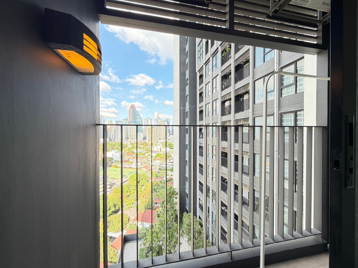 For SaleCondoSathorn, Narathiwat : ✨ Good price unit for sale, fully furnished, ready to move in 🏡🛏 Type: 1 bedroom, 1 bathroom 📏 Size: 31 sq m. 💰 Price: 5,490,000 baht 📍 Location: city center, convenient travel🏷️ For Sale