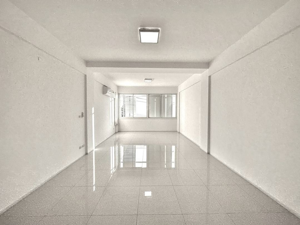 For RentShop HouseMin Buri, Romklao : Owner post, welcome agency, Commercial Building/Office for rent. Next to Rat Phatthana Road, Soi Misteen, opposite Tops supermaket and community mall.