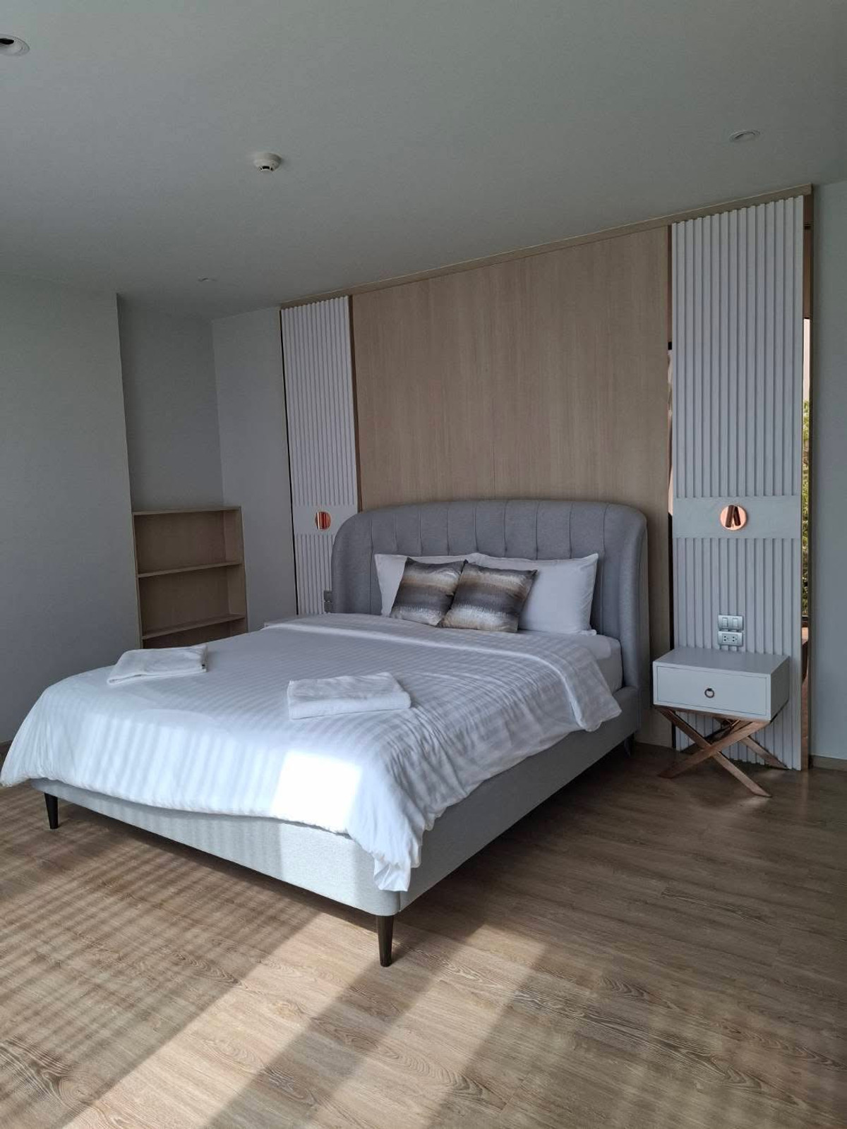 For RentCondoBangna, Bearing, Lasalle : Bearing Residence for rent