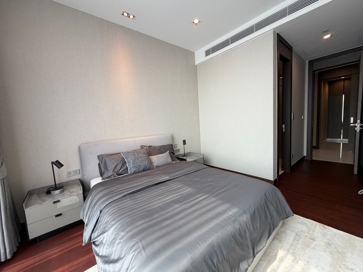 For RentCondoNana, North Nana,Sukhumvit13, Soi Nana : Q1 Sukhumvit, luxury condo, 3 bedrooms, 147.5 sq m, next to BTS Nana, new room.