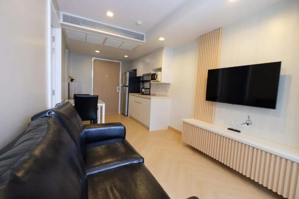 For RentCondoSukhumvit, Asoke, Thonglor : Downtown 49 35 sq.m. Please add LINE ID @806qphgn o8415o5483 