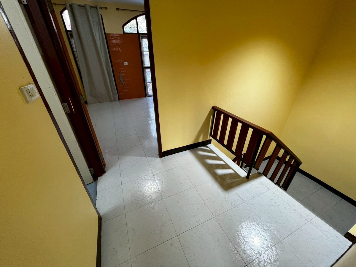 ให้เช่าทาวน์โฮมบางซื่อ วงศ์สว่าง เตาปูน : บ้านพร้อมที่ดินใหญ่ ติดตลาดบองมาร์เช่ 3ห้องนอน รีโนเวทใหม่