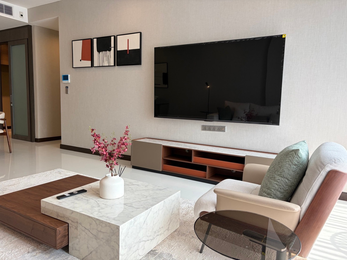 For RentCondoNana, North Nana,Sukhumvit13, Soi Nana : Q1 Sukhumvit, luxury condo, 3 bedrooms, 147.5 sq m, next to BTS Nana, new room.