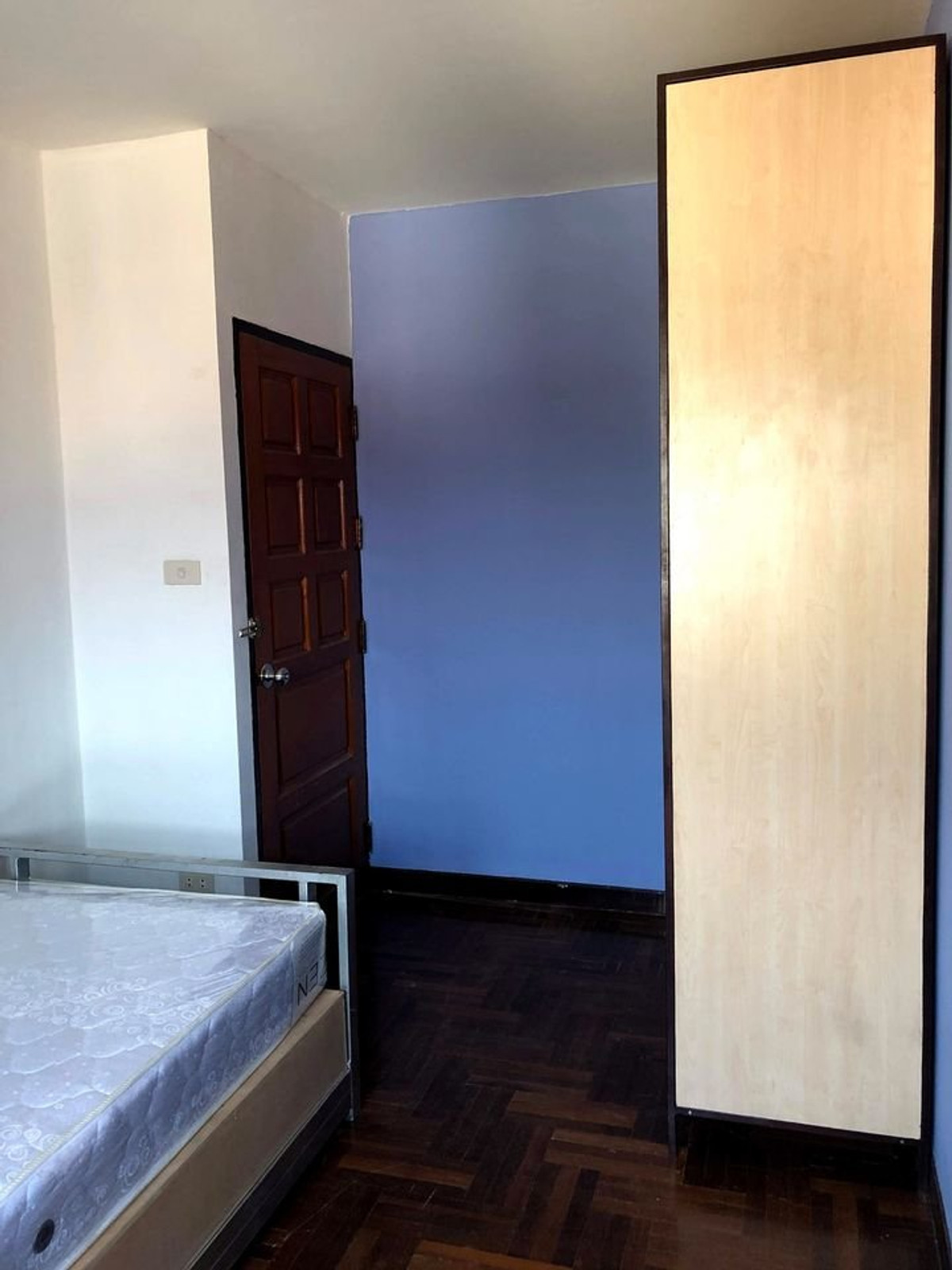 ให้เช่าทาวน์โฮมสะพานควาย จตุจักร : บ้านให้เช่า ตรงข้ามตลาด บองมาร์เช่ 4ชั้น 5ห้องนอน 5ห้องน้ำ มีห้องแม่บ้าน