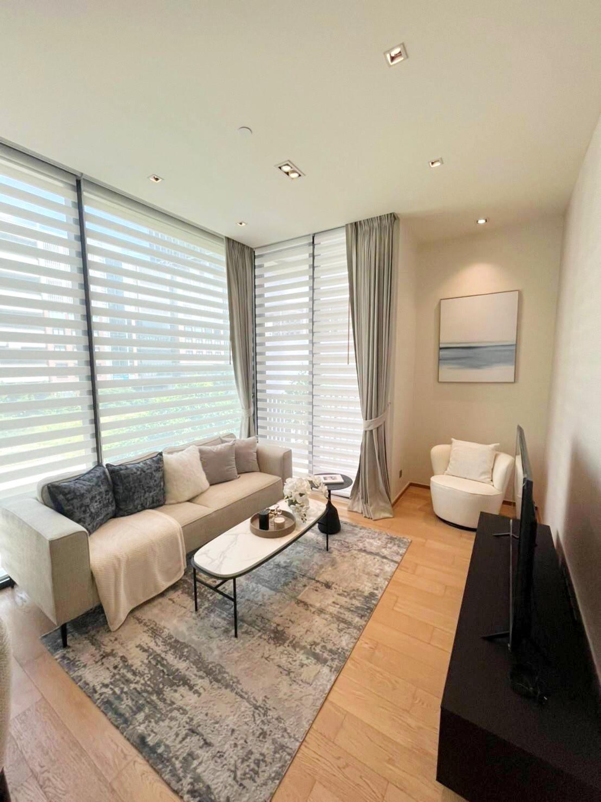 ให้เช่าคอนโดวิทยุ ชิดลม หลังสวน : ให้เช่า  28 Chidlom ห้องมุม ขนาดใหญ่ 75 ตรม. 2 ห้องนอน ใกล้ BTS ชิดลม